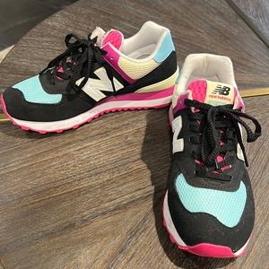 New Balance Women’s 574 Sneakers. Size 7.5. Excellent used condition!